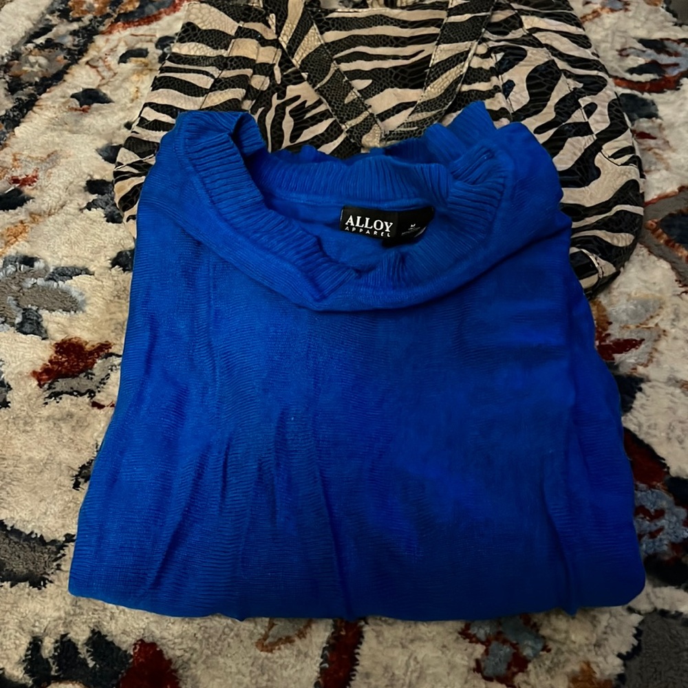 Long sweater oval neck!